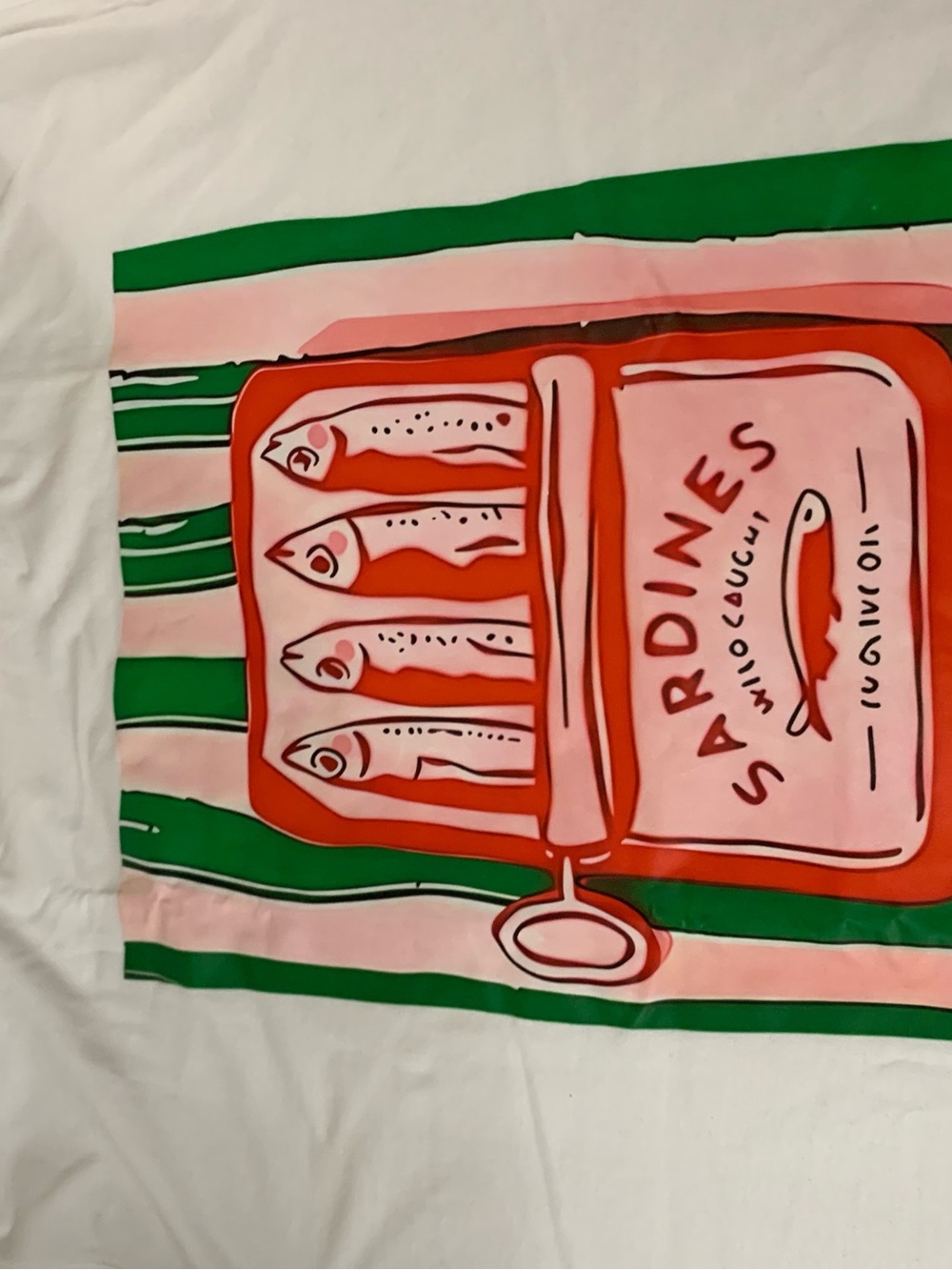 BUNDLE! Graphic Women’s Sardines Oversized Shirt, Matching Bag & Necklace! 🎏 - Picture 7 of 12
